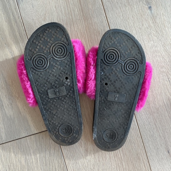 2 Pairs of Faux Fur Slides Size 8 - Picture 3 of 5